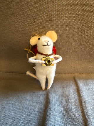 Felt photographer mouse, holding a camera with a red backpack, 4.5 in  6